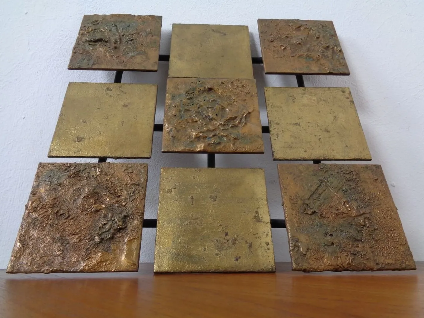 Brutalistische Wandtafel aus Metall, 1960er