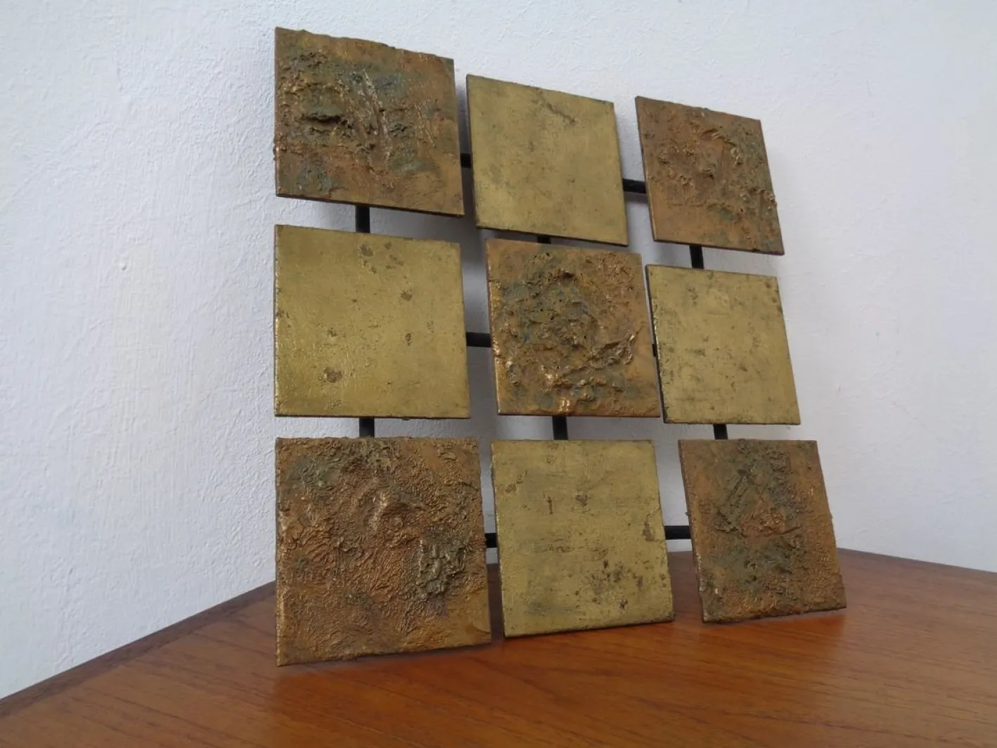 Brutalistische Wandtafel aus Metall, 1960er