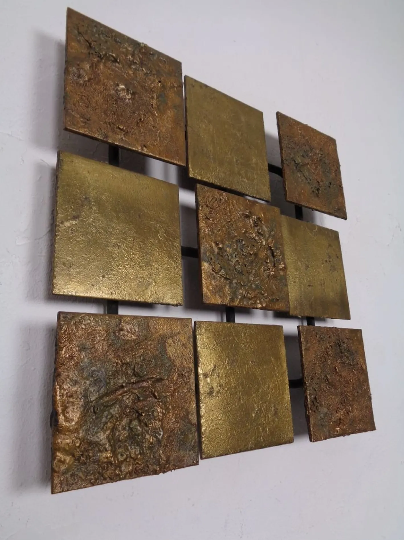 Brutalistische Wandtafel aus Metall, 1960er