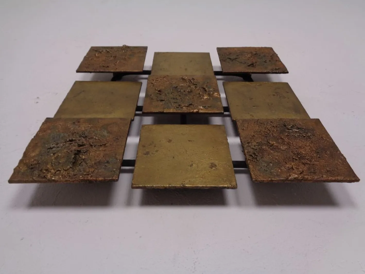 Brutalistische Wandtafel aus Metall, 1960er