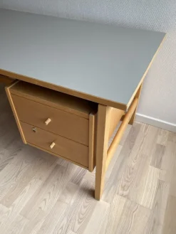 Buche Schreibtisch GE 125 von Hans J. Wegner für Getama