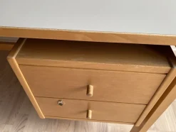 Buche Schreibtisch GE 125 von Hans J. Wegner für Getama