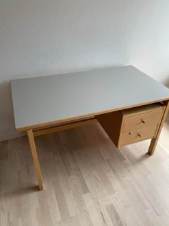Buche Schreibtisch GE 125 von Hans J. Wegner für Getama