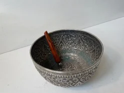 Buddhistische Klangschale aus Repousse Silber, 19. Jh., 2er Set