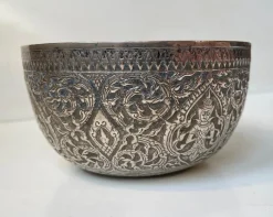 Buddhistische Klangschale aus Repousse Silber, 19. Jh., 2er Set