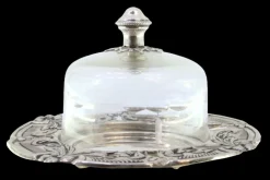 Butterdose aus Silber mit Reliefs und Aussparungen aus geschliffenem Glas
