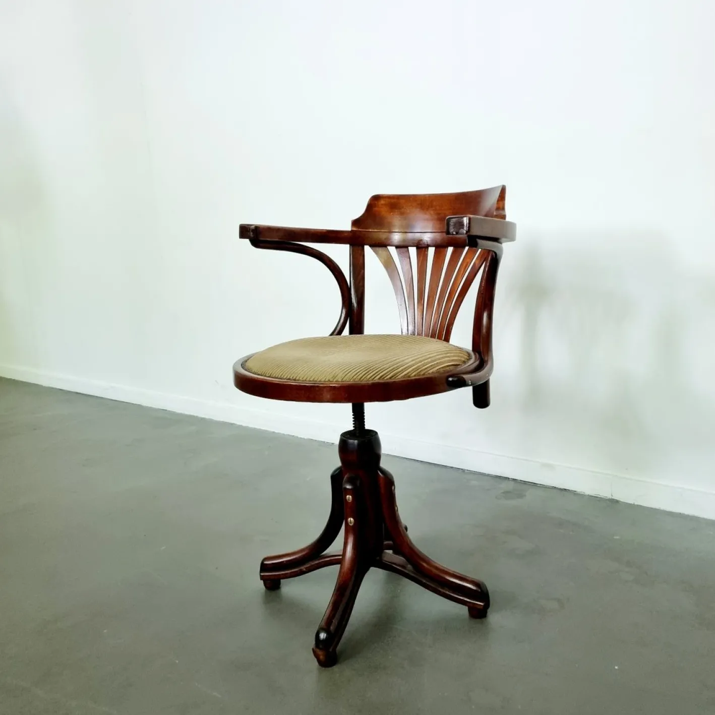 Captains Schreibtischstuhl von Michael Thonet für Ligna, 1950er