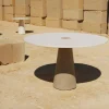 Center 72 Tisch von Gumdesign