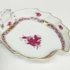 Chinese Bouquet Himbeer Porzellan Box, Teller und Kuchenteller von Herend Ungarn, 3er Set