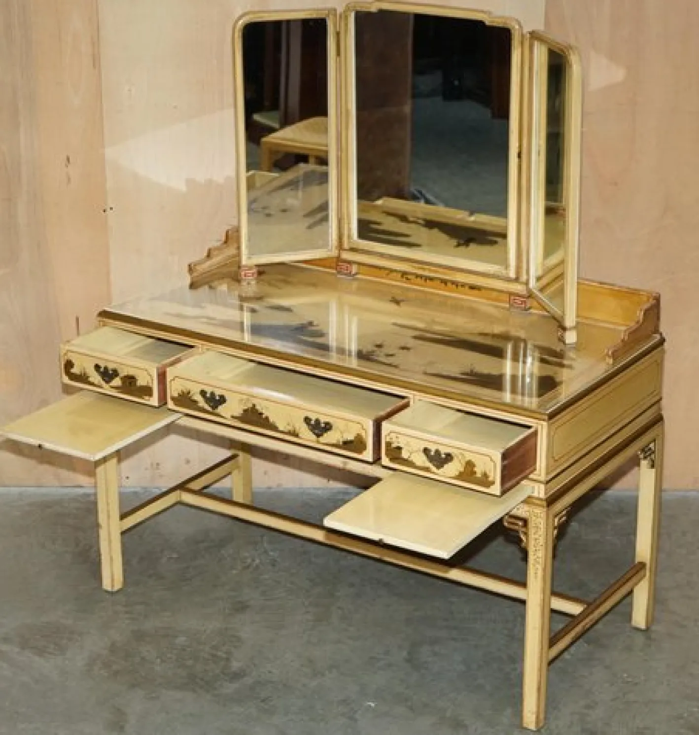 Chinesischer Chinoiserie Frisiertisch und Hocker aus Nussholz, 1920er, 2er Set