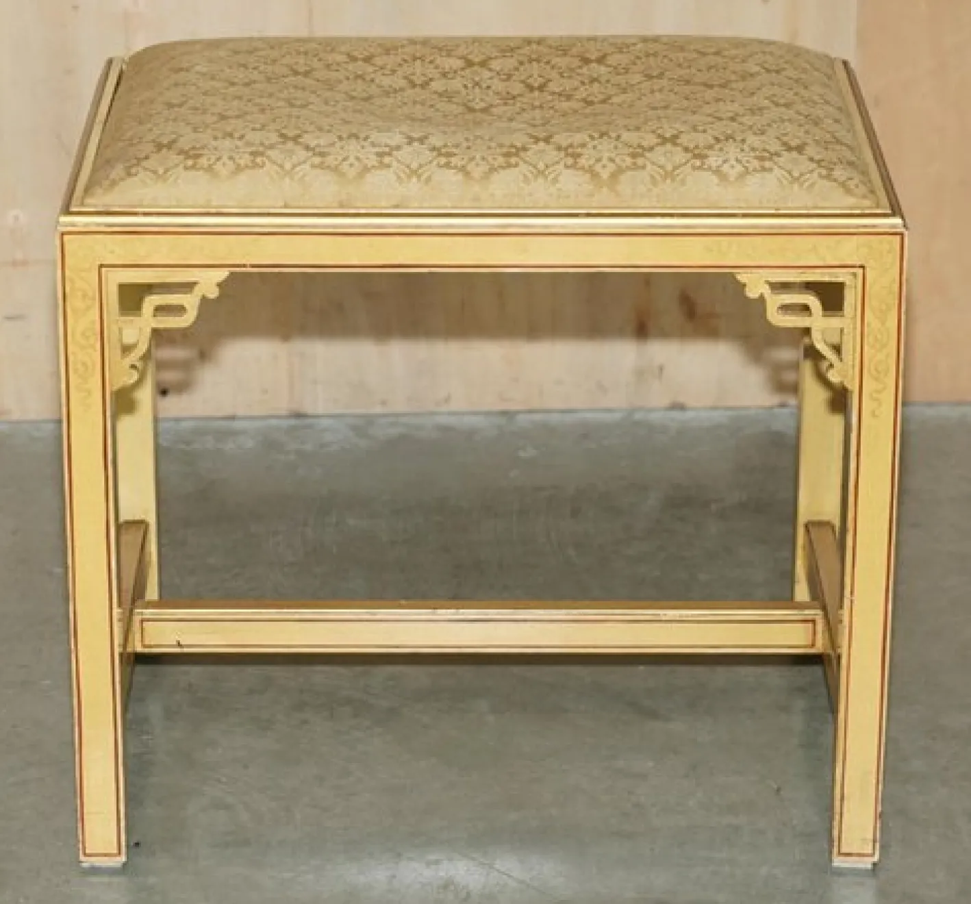Chinesischer Chinoiserie Frisiertisch und Hocker aus Nussholz, 1920er, 2er Set