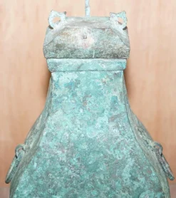 Chinesisches Ritual Weingefäß aus Bronze mit Deckel