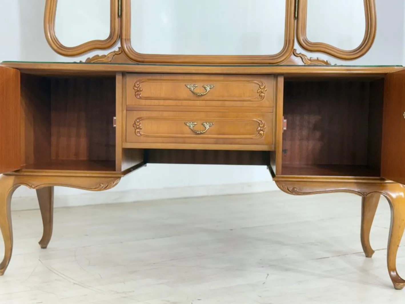 Chippendale Frisiertisch aus Holz