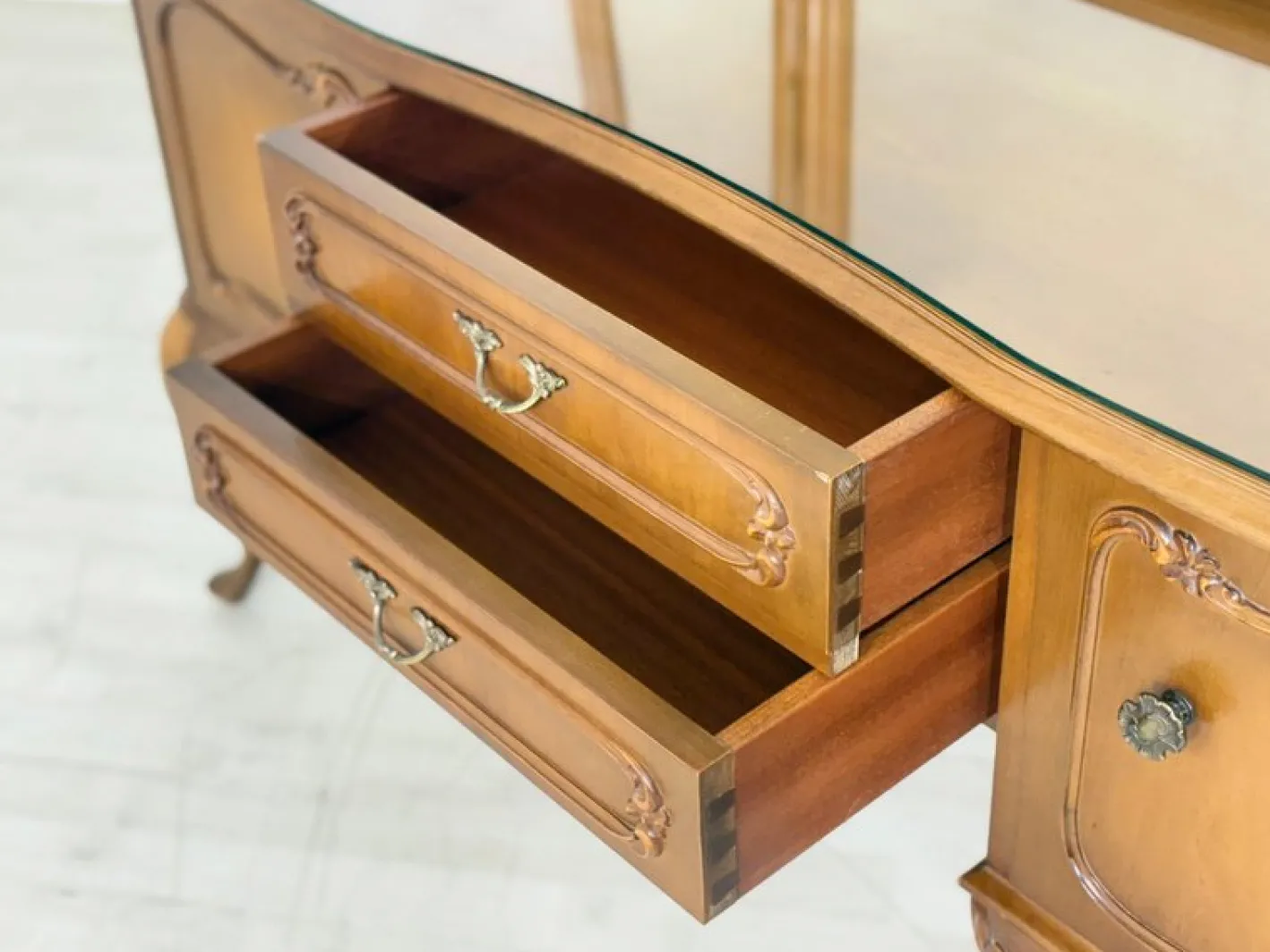 Chippendale Frisiertisch aus Holz