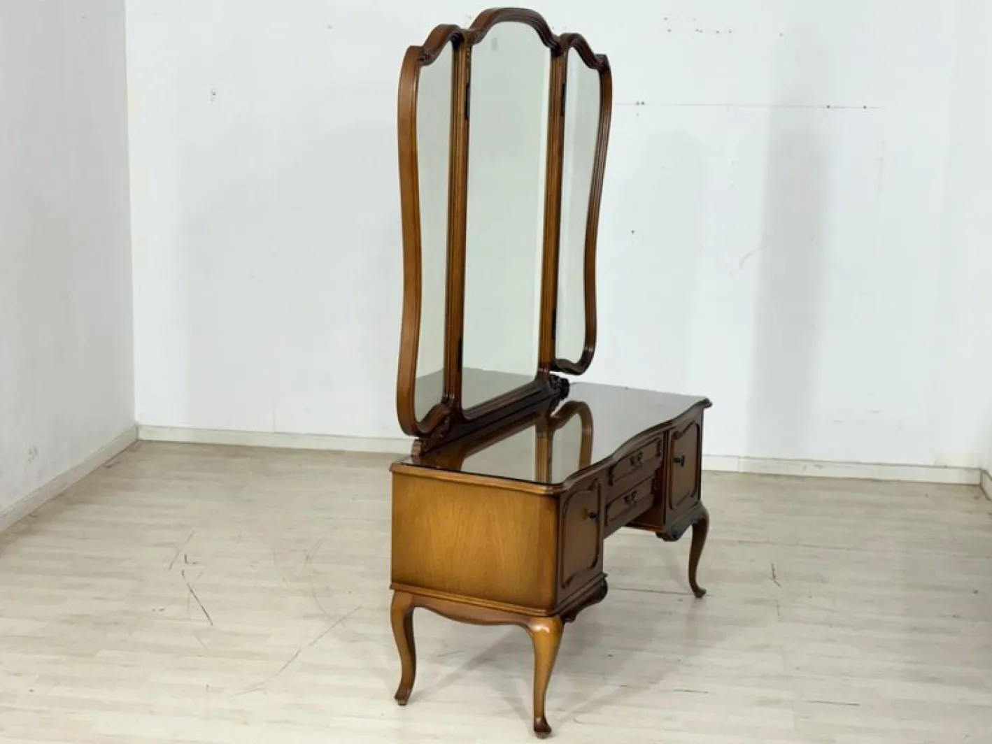 Chippendale Frisiertisch aus Holz