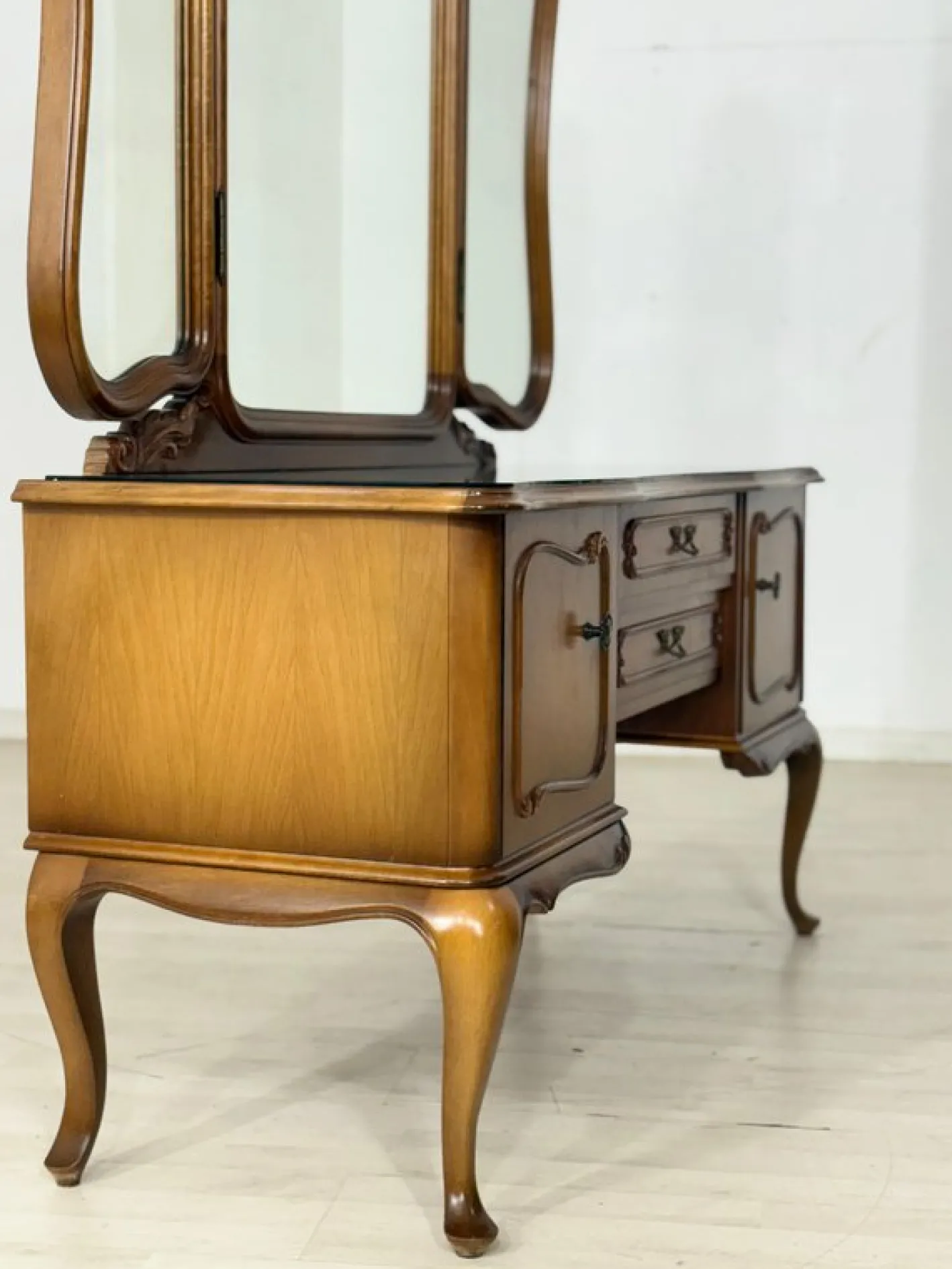 Chippendale Frisiertisch aus Holz