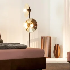 Cometa Stehlampe in Gold Fractale von Radar