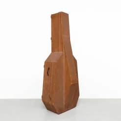 Contemporary Minimalist Inri Kontrabass Skulptur von Sandro, 2017