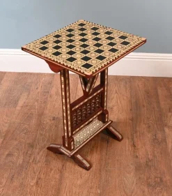 Damastischer Spieltisch mit arabischen Intarsien, 1890er