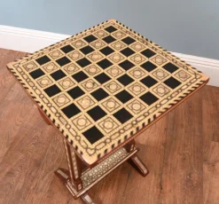 Damastischer Spieltisch mit arabischen Intarsien, 1890er