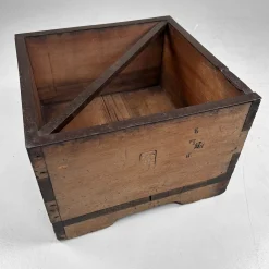 Dekorative japanische Itomasu Holzkiste, 1880er
