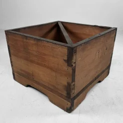 Dekorative japanische Itomasu Holzkiste, 1880er