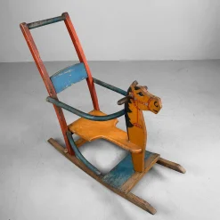 Dekoratives japanisches Schaukelpferd aus Holz, 1940