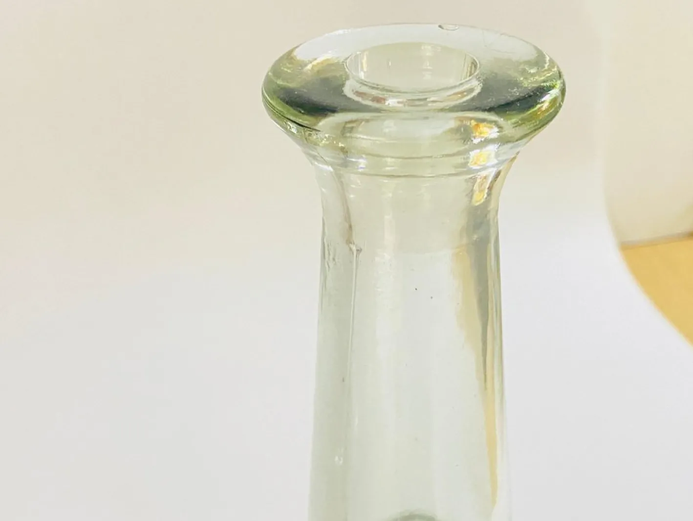 Dekorative Vintage Glasflaschen aus Glas, 1960er, 2er Set
