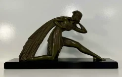 Demètre H. Chiparus, Art Deco Skulptur einer Frau mit Stoffbezug, 1928, Bronze auf Marmorsockel
