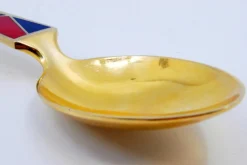 Dessertlöffel aus vergoldetem Silber mit Emaille-Weihnachtsmotiven