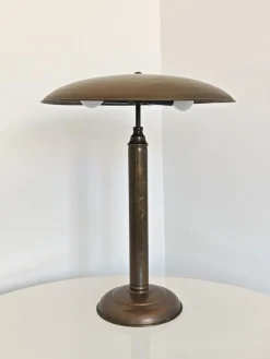 Deutsche Art Deco Gardist Tischlampe aus Messing, 1930er