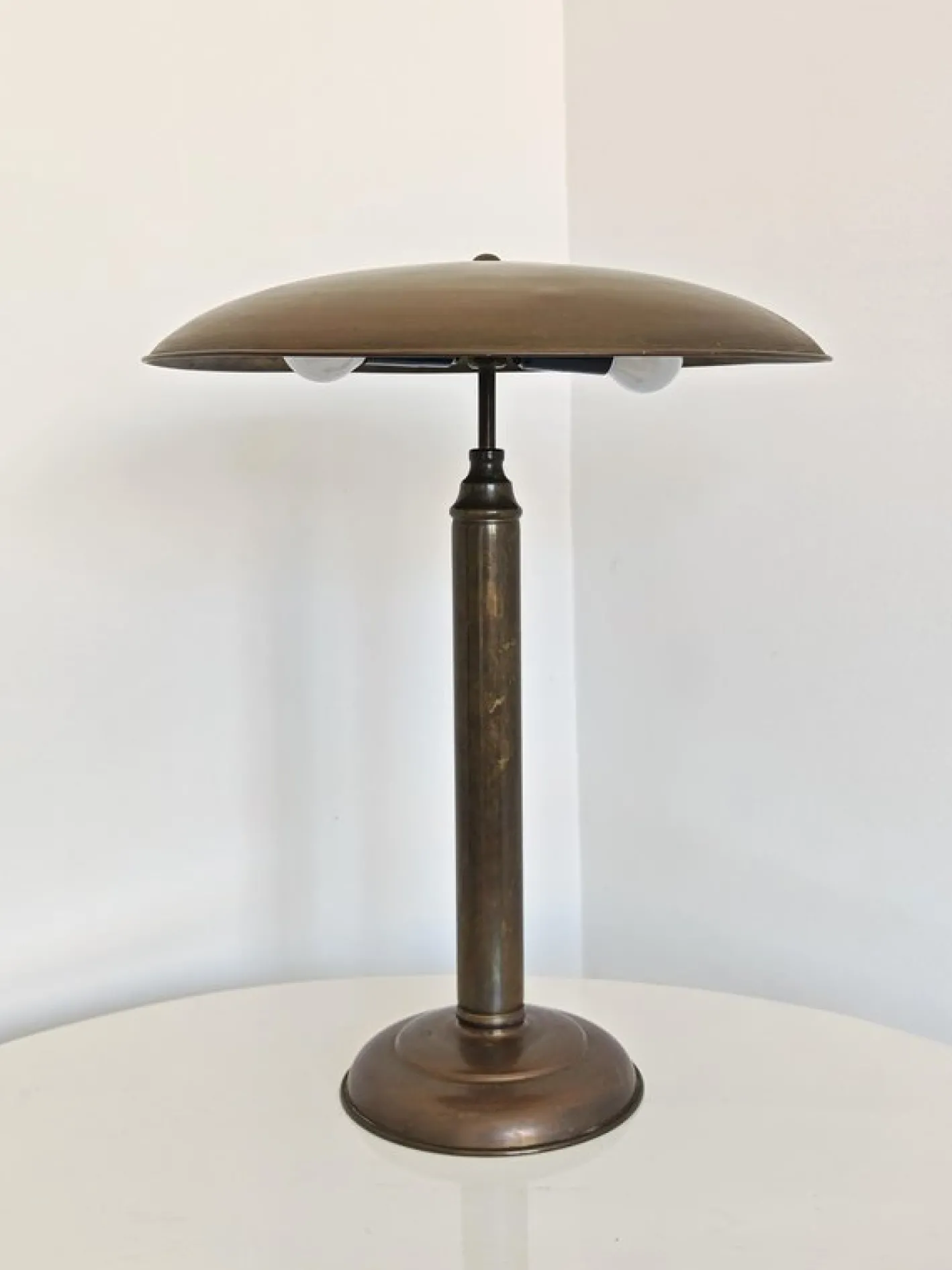 Deutsche Art Deco Gardist Tischlampe aus Messing, 1930er