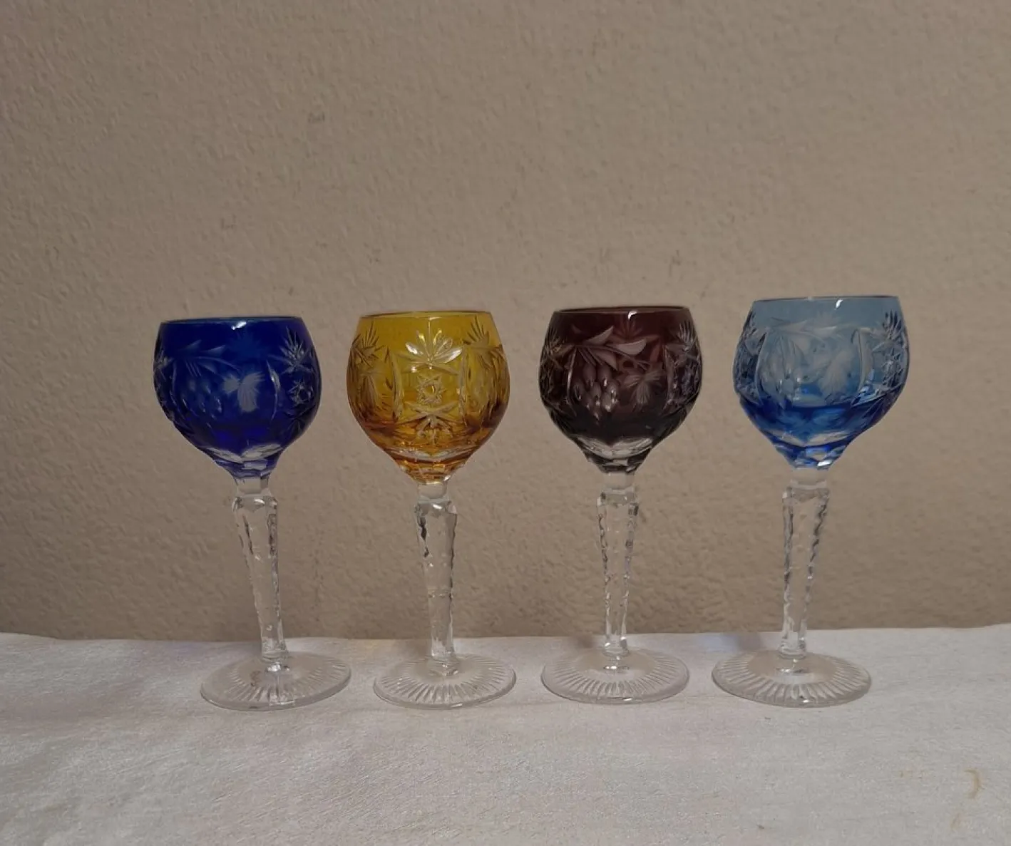 Deutsche Likörgläser aus farbigem Kristallglas von Nachtmann, 1970er, 4 . Set