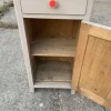 Deutscher Vintage Vintage Nachttisch oder Beistelltisch mit Marmorplatte