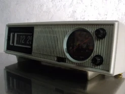 Digitaler Radiowecker von Federal Communications Commission für Precor, 1970er