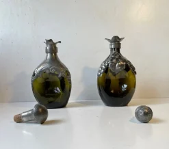 Dänische Karaffen aus Grünem Glas & Zinn, 1910er, 2er Set