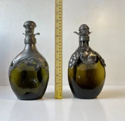 Dänische Karaffen aus Grünem Glas & Zinn, 1910er, 2er Set