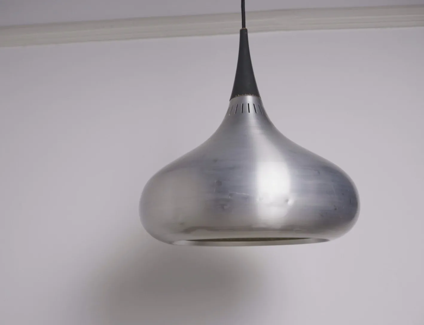 Dänische Mid-Century Aluminium Hängelampe von Jo Hammerborg für Fog & Mørup, 1960er