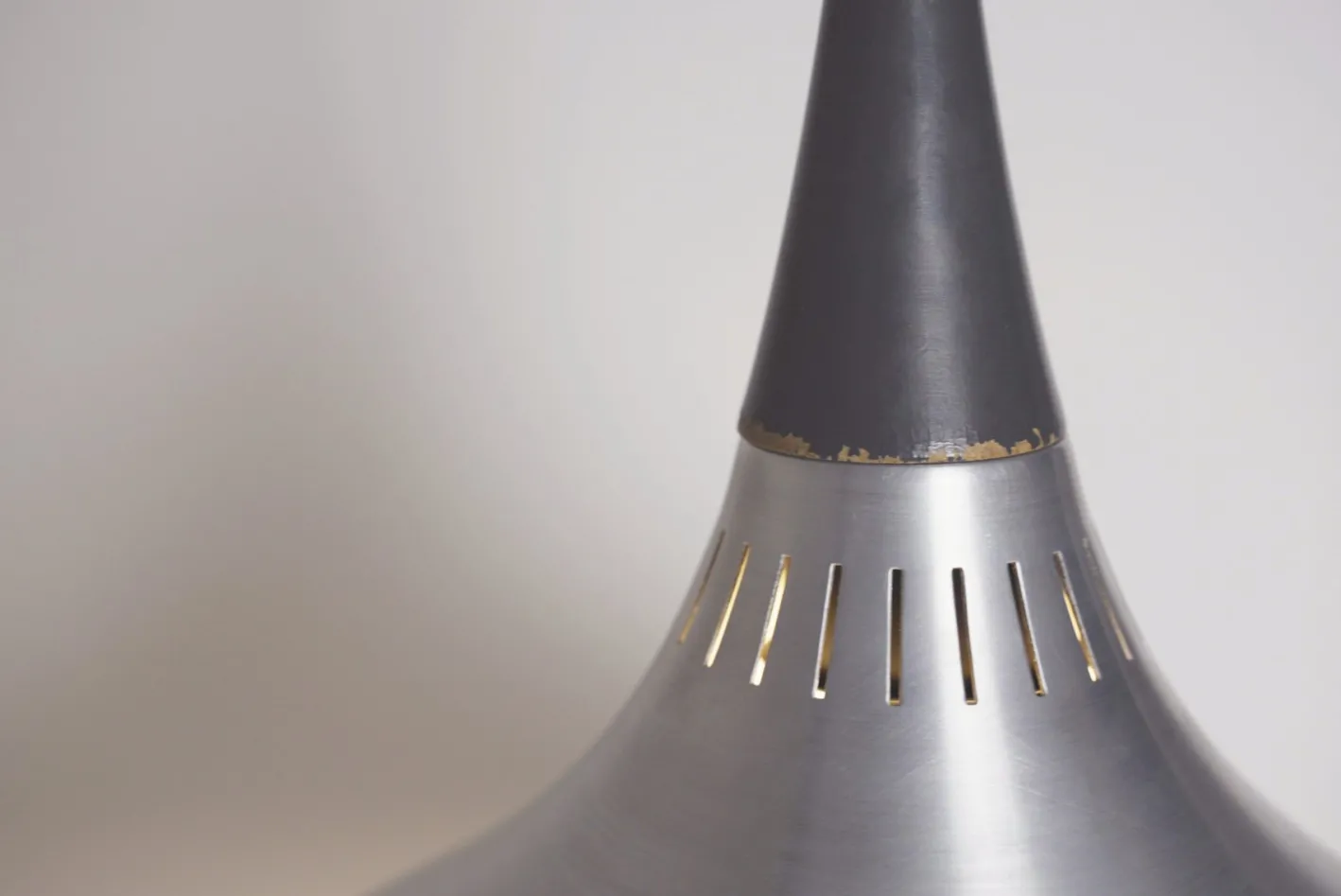 Dänische Mid-Century Aluminium Hängelampe von Jo Hammerborg für Fog & Mørup, 1960er