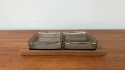 Dänische Mid-Century Teak mit Kabarett Glas Tabletts von Holmegaard, 1960er, 4er Set