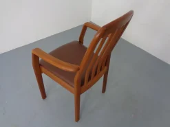 Dänischer Armlehnstuhl aus Teak & Leder von Dyrlund, 1970er