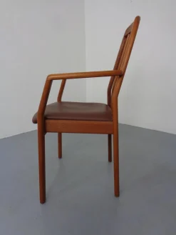 Dänischer Armlehnstuhl aus Teak & Leder von Dyrlund, 1970er