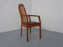Dänischer Armlehnstuhl aus Teak & Leder von Dyrlund, 1970er