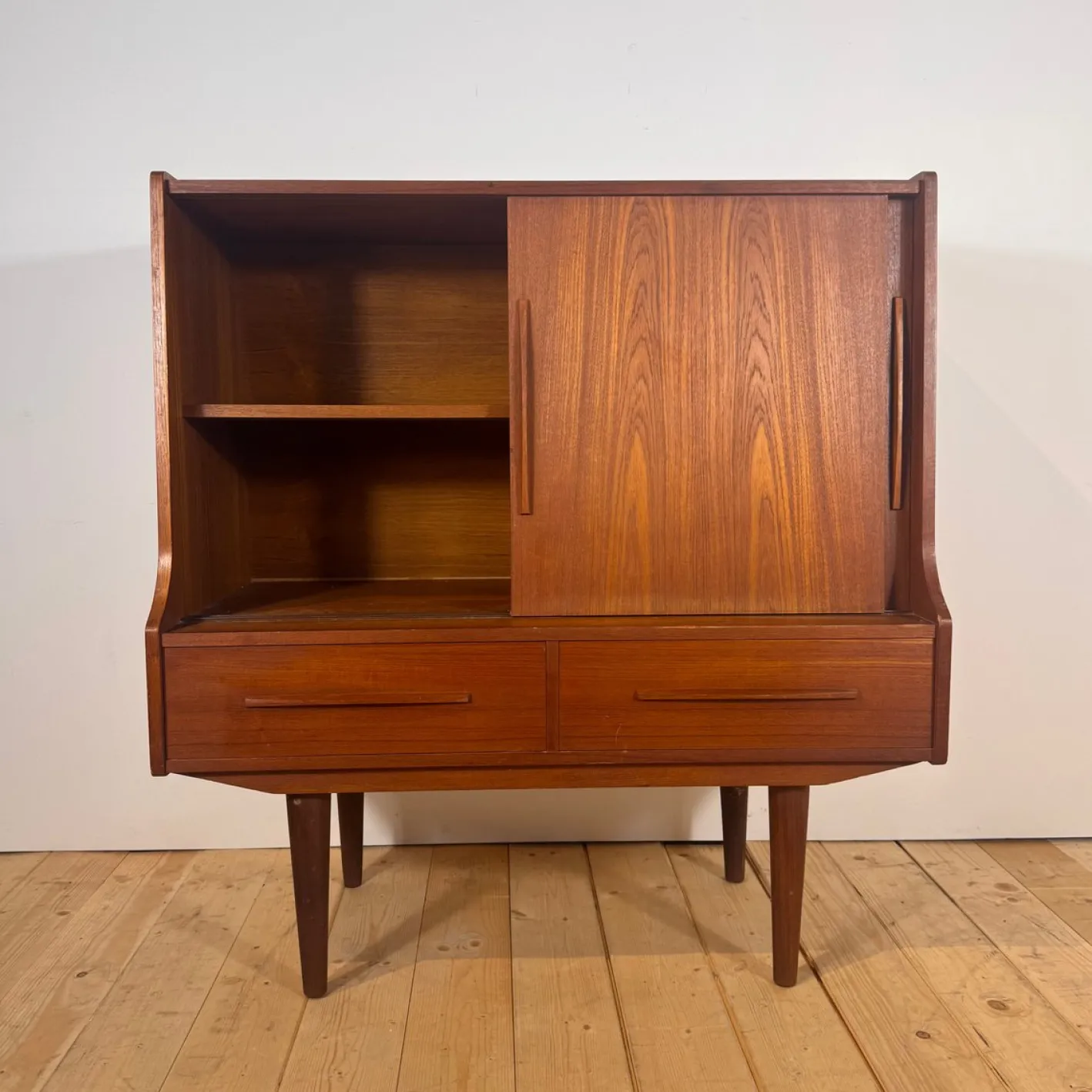 Dänischer Barschrank aus Teak, 1960er
