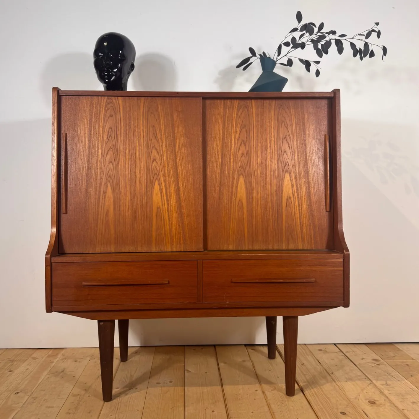 Dänischer Barschrank aus Teak, 1960er