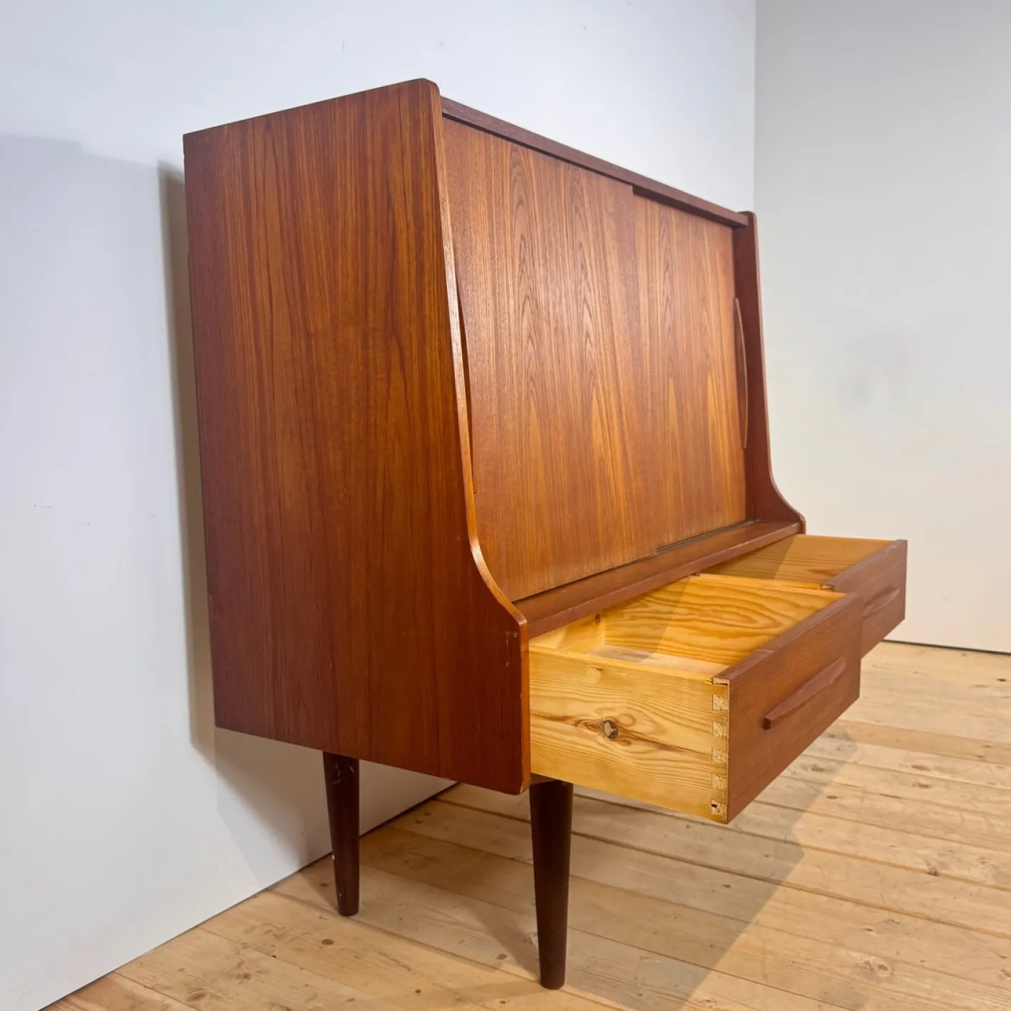 Dänischer Barschrank aus Teak, 1960er