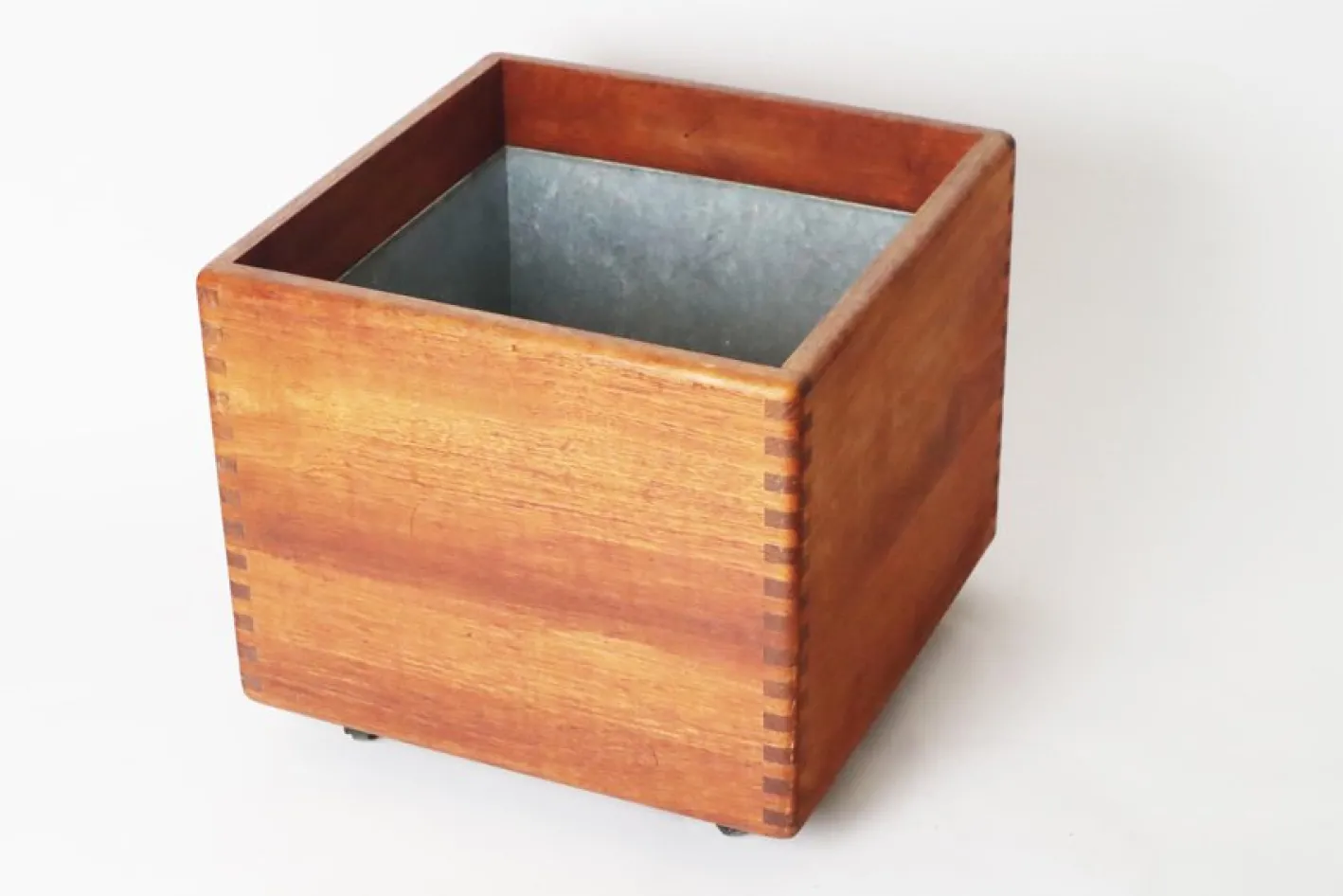 Dänischer Übertopf aus Teak mit Zinkwanne von Salin Furniture, 1970er