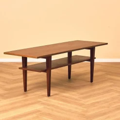 Dänischer Couchtisch aus Teak, 1950
