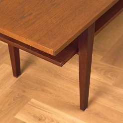 Dänischer Couchtisch aus Teak, 1950