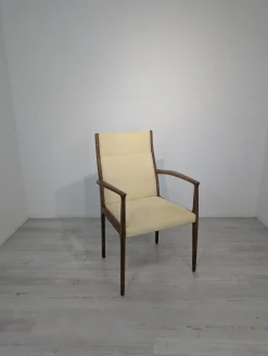 Dänischer Mid-Century Armlehnstuhl aus Holz im modernen Stil, 1960er